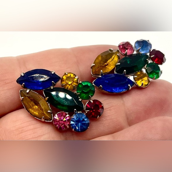 Vintage Fruit Salad Multi Colored Prong Set Faceted Crystal Screw Back Earrings - Picture 4 of 9